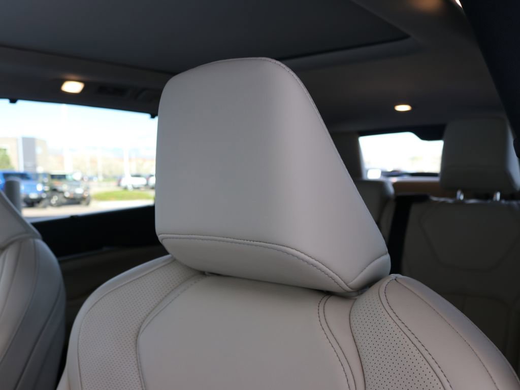 Certified 2025 INFINITI QX60 Sensory w/ Vision Package AWD/4WD image 17