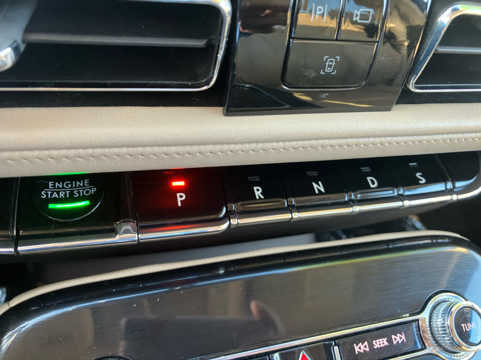 Used 2022 Lincoln Nautilus AWD w/ Premium Package image 16