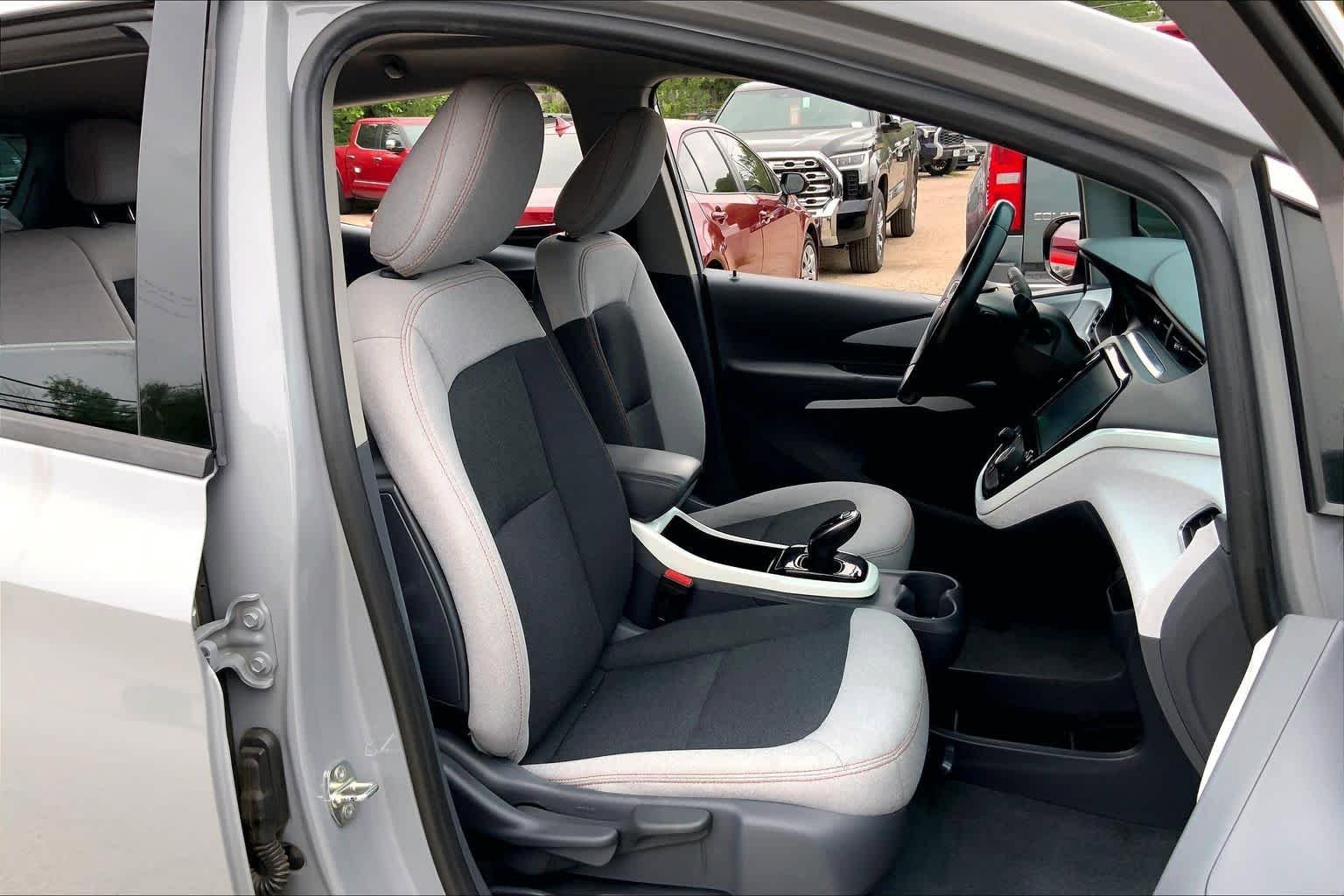 Used 2020 Chevrolet Bolt LT FWD image 8