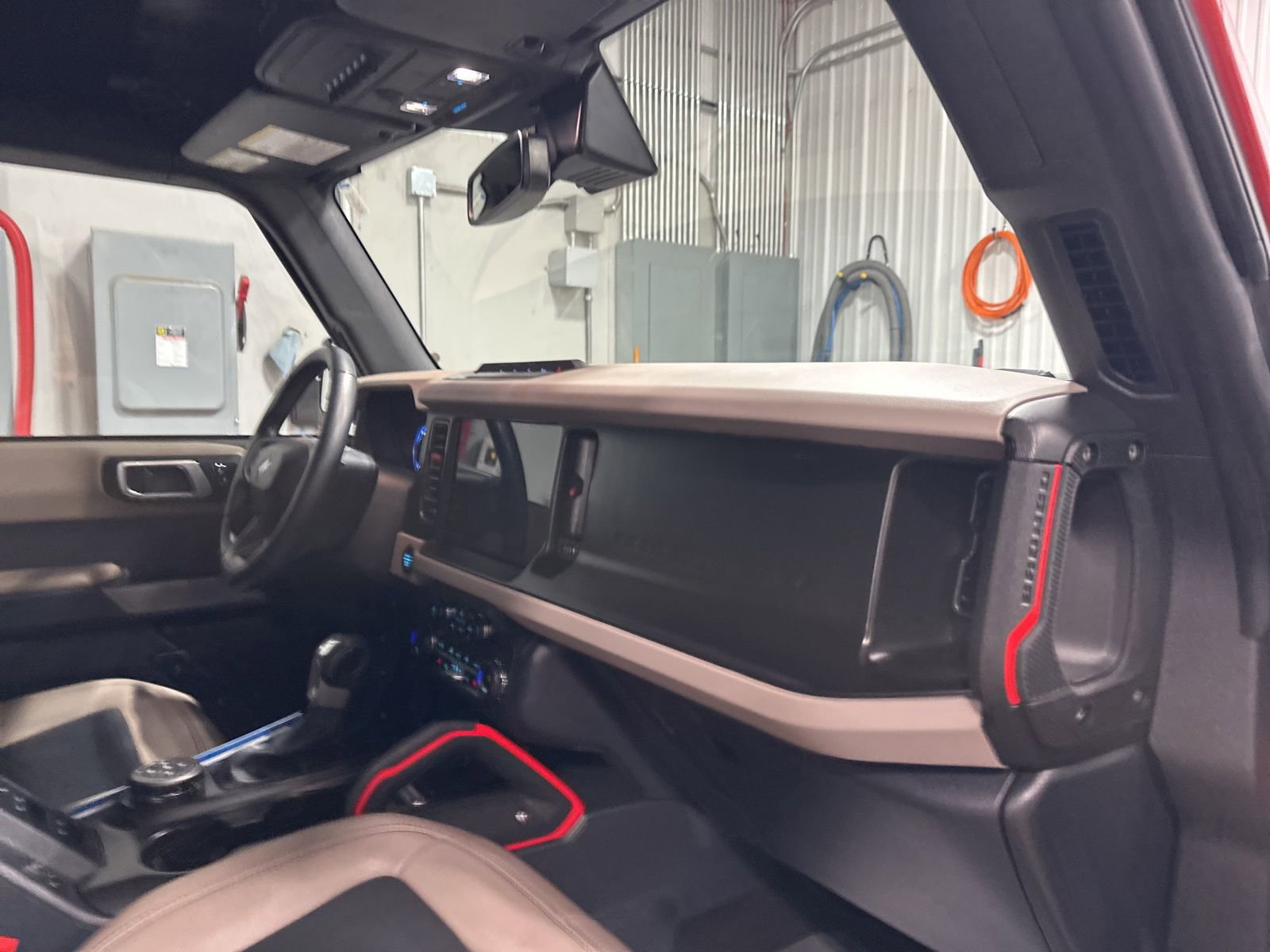 Used 2023 Ford Bronco Wildtrak image 39