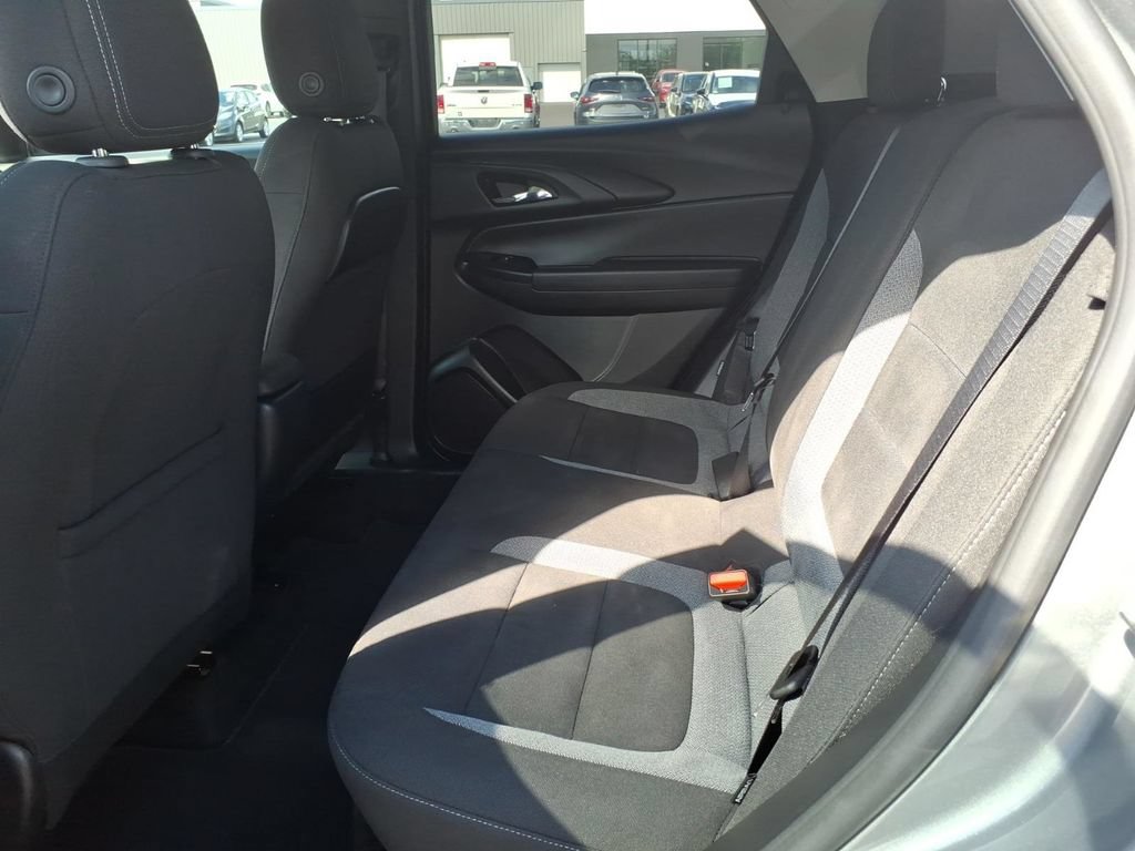 Used 2023 Chevrolet TrailBlazer LT FWD image 14