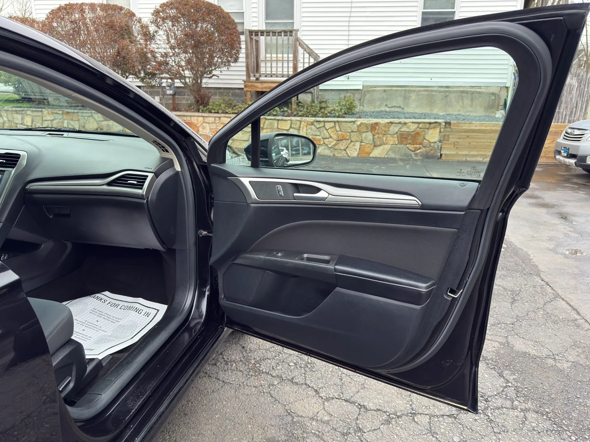 Used 2019 Ford Fusion SE AWD/4WD image 18