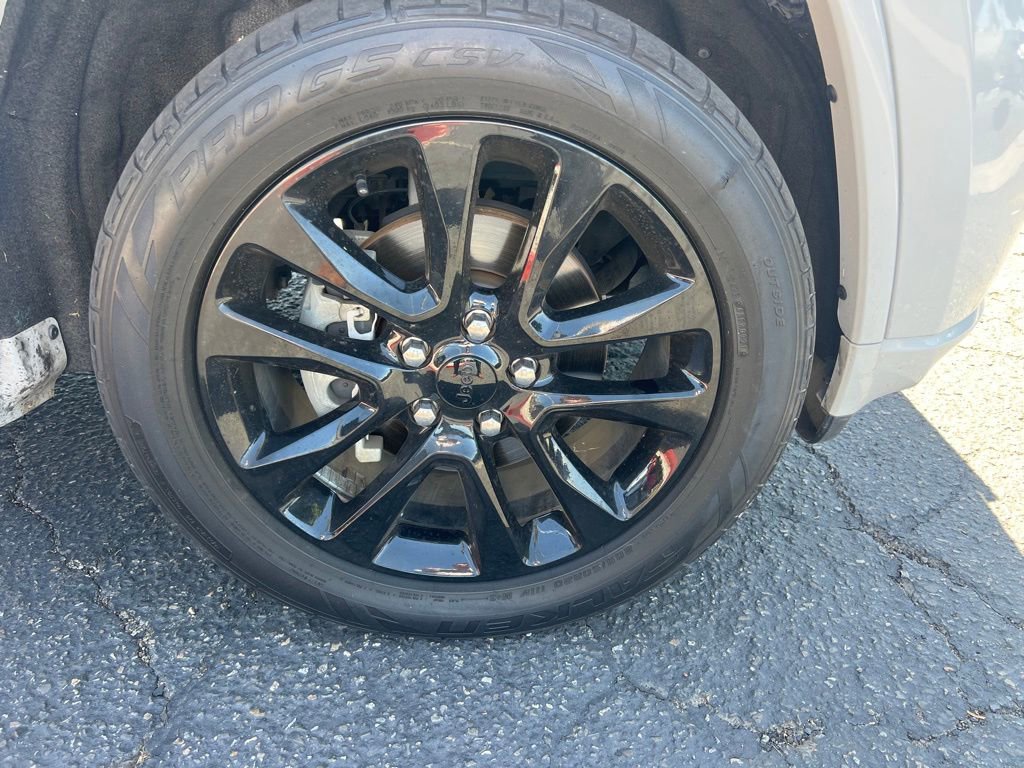 Used 2019 Jeep Grand Cherokee Altitude image 29