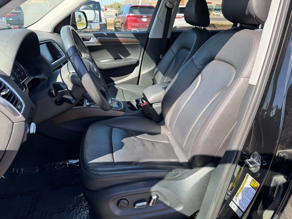 Used 2017 Audi Q5 2.0T Premium Plus w/ Technology Package image 11