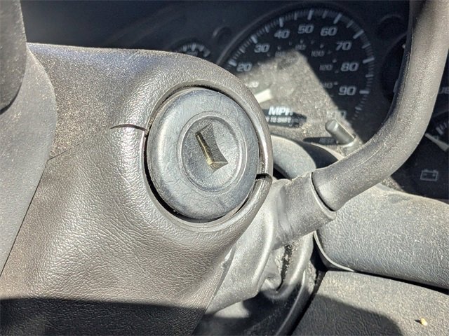 Used 2003 Chevrolet S10 Pickup 2WD Regular Cab image 24