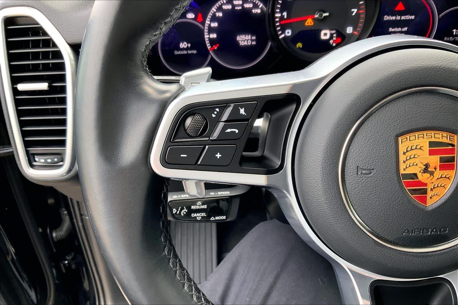 Used 2022 Porsche Cayenne AWD/4WD image 22