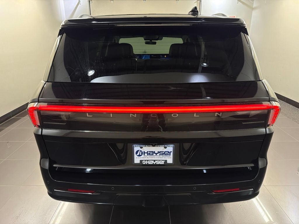 New 2026 Lincoln Navigator Premiere AWD/4WD image 5