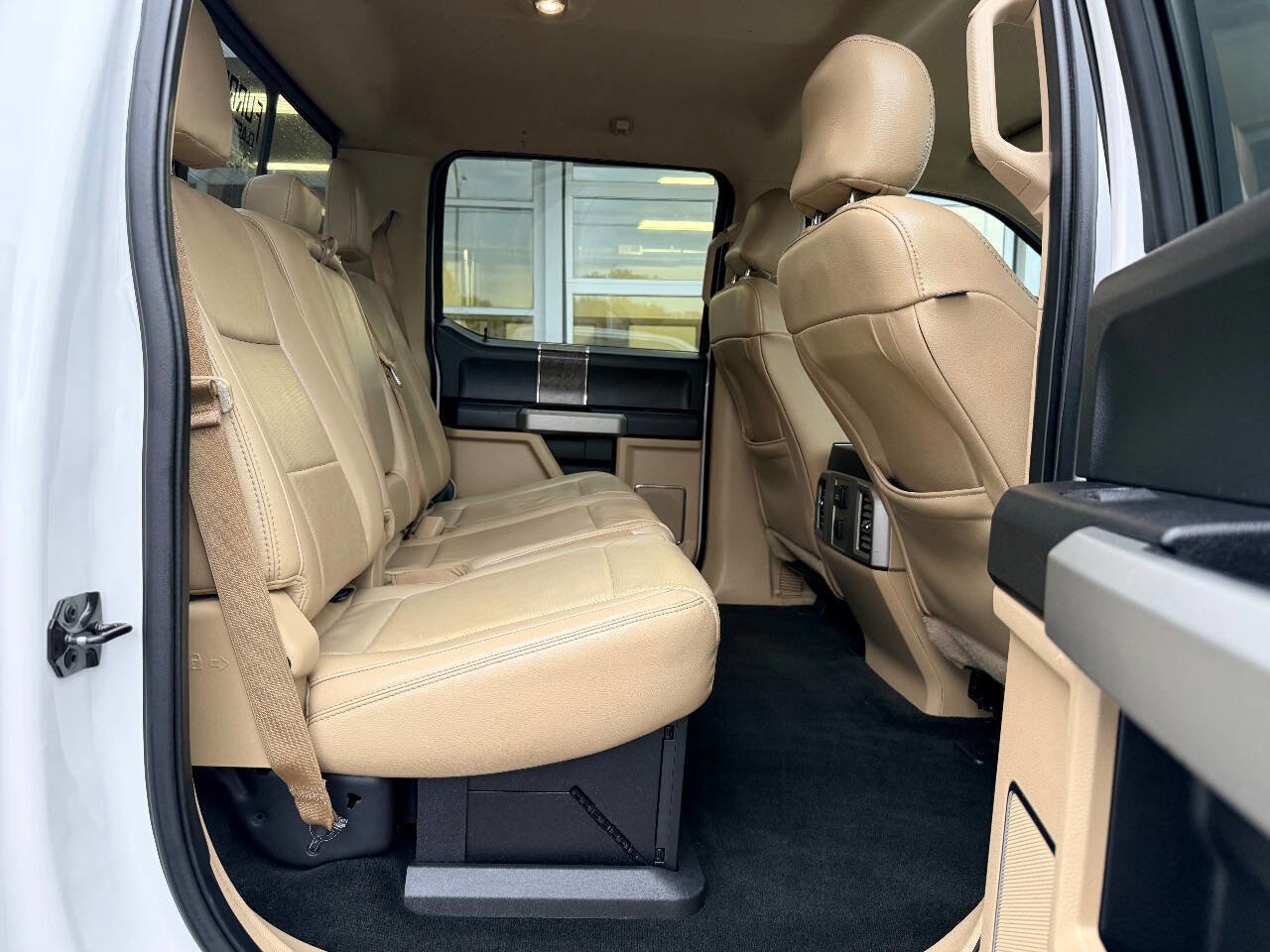 Used 2017 Ford F350 Lariat w/ FX4 Off-Road Package image 38