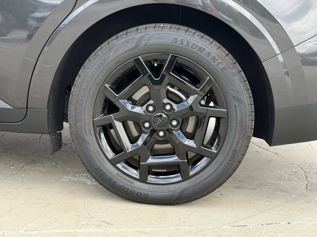 Certified 2026 Kia Carnival SX Prestige FWD image 12