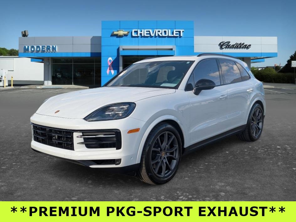 Used 2024 Porsche Cayenne image 1