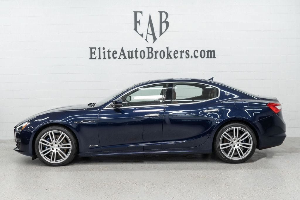 Used 2018 Maserati Ghibli S GranLusso RWD image 2