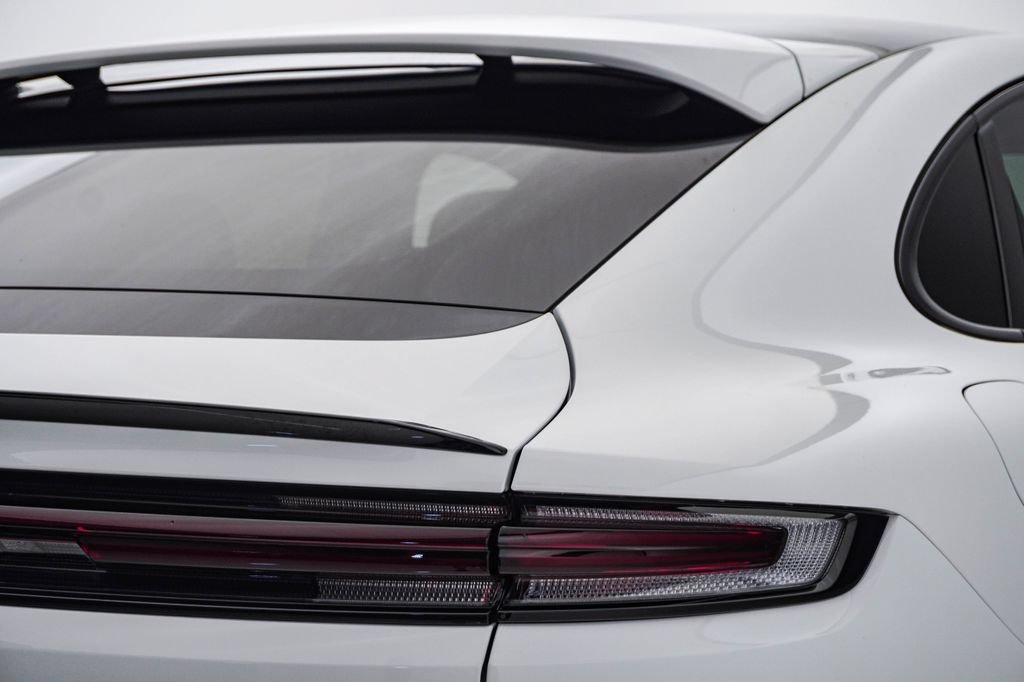 New 2026 Porsche Cayenne Coupe AWD/4WD image 12