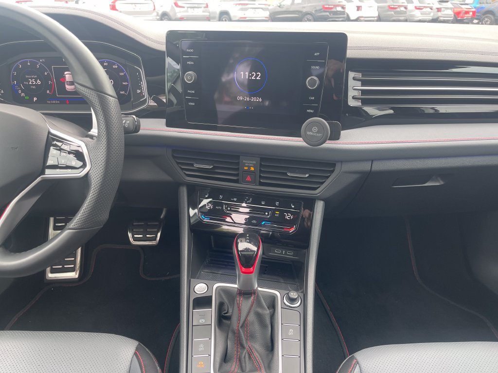 Used 2025 Volkswagen Jetta GLI Autobahn FWD image 26
