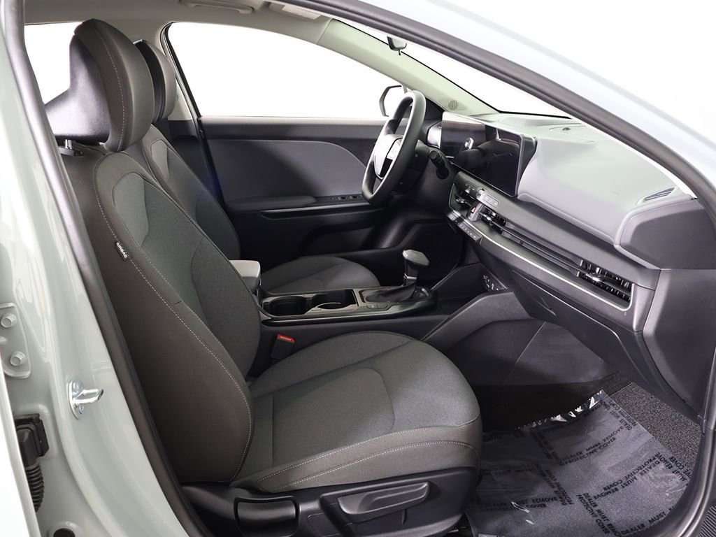 Used 2025 Kia K4 LXS image 30