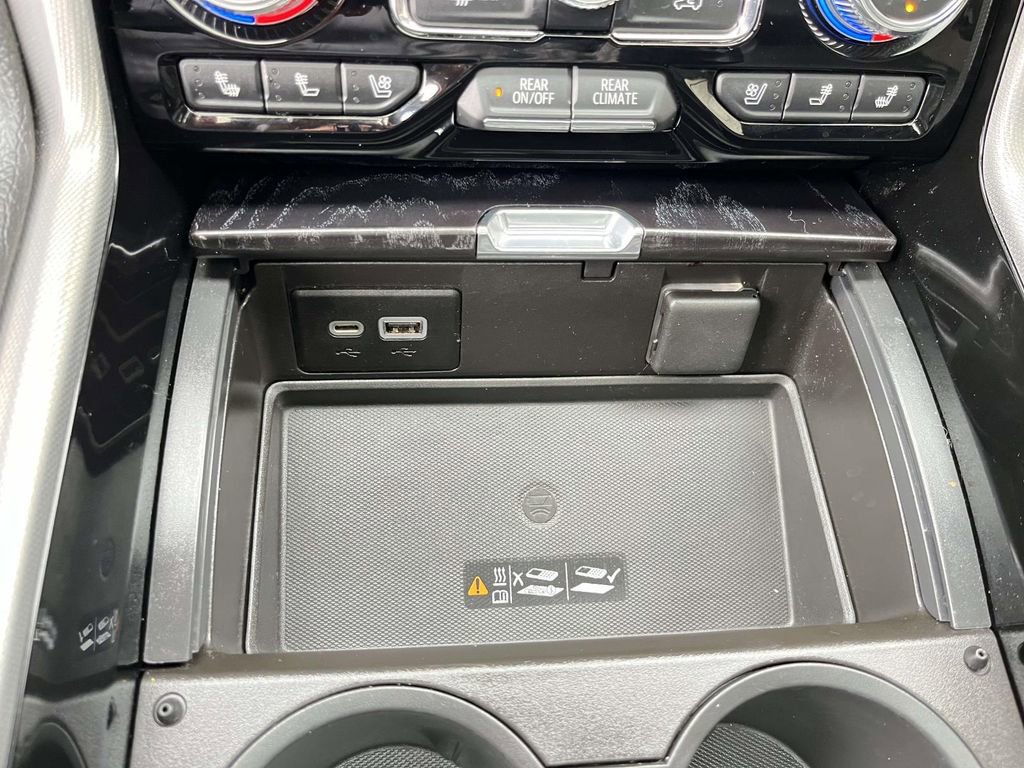 Used 2021 GMC Yukon Denali w/ Denali Premium Package image 23