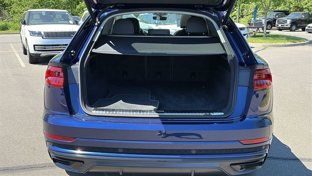 Used 2019 Audi Q8 Premium Plus w/ Premium Plus AWD/4WD image 27