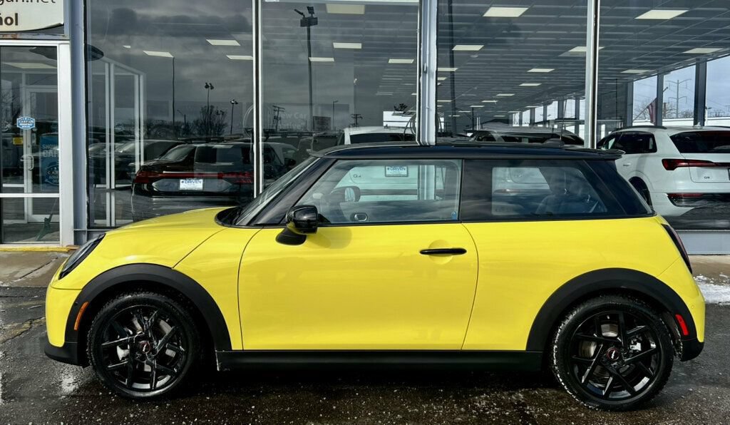Used 2025 MINI Cooper S FWD image 2