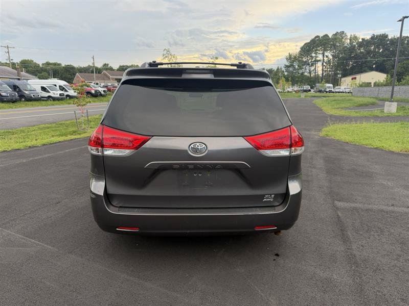 Used 2013 Toyota Sienna XLE AWD/4WD image 6