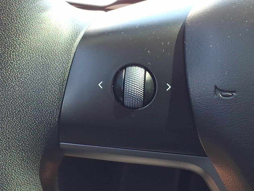 Used 2023 Tesla Model 3 Standard Range RWD image 9