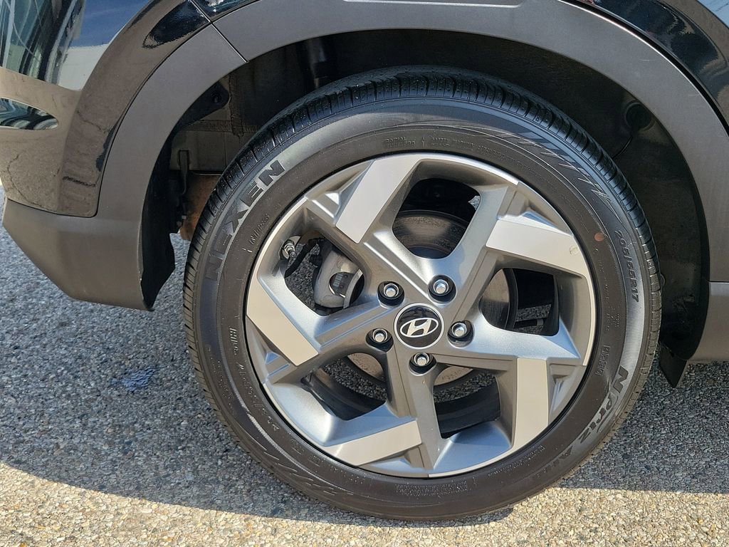 Used 2025 Hyundai Venue SEL image 6