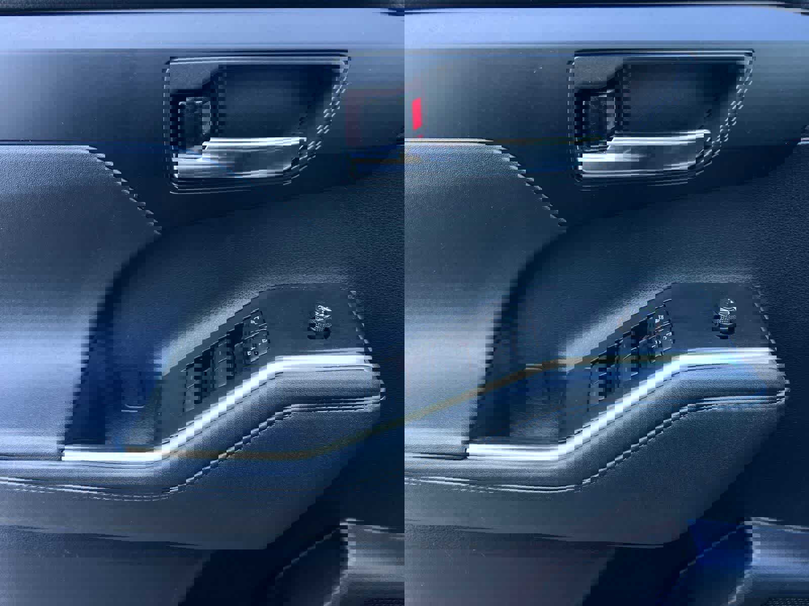 Used 2021 Toyota Highlander XLE image 13