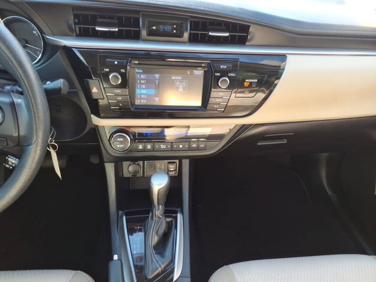 Used 2016 Toyota Corolla LE FWD image 14