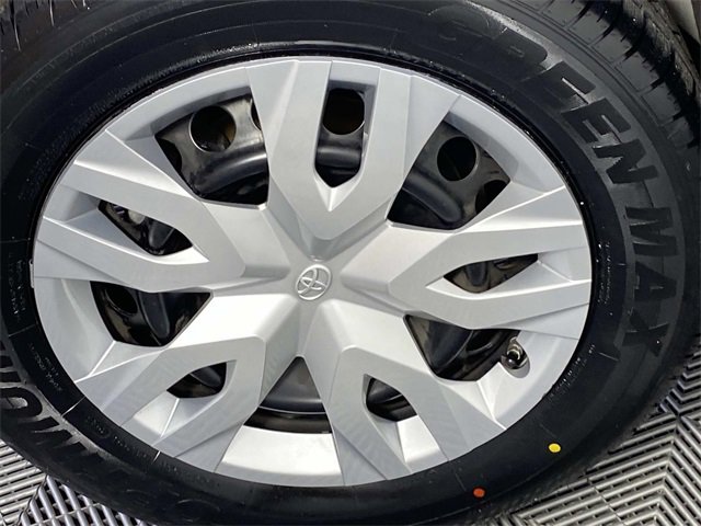 Used 2023 Toyota Corolla Cross L image 28