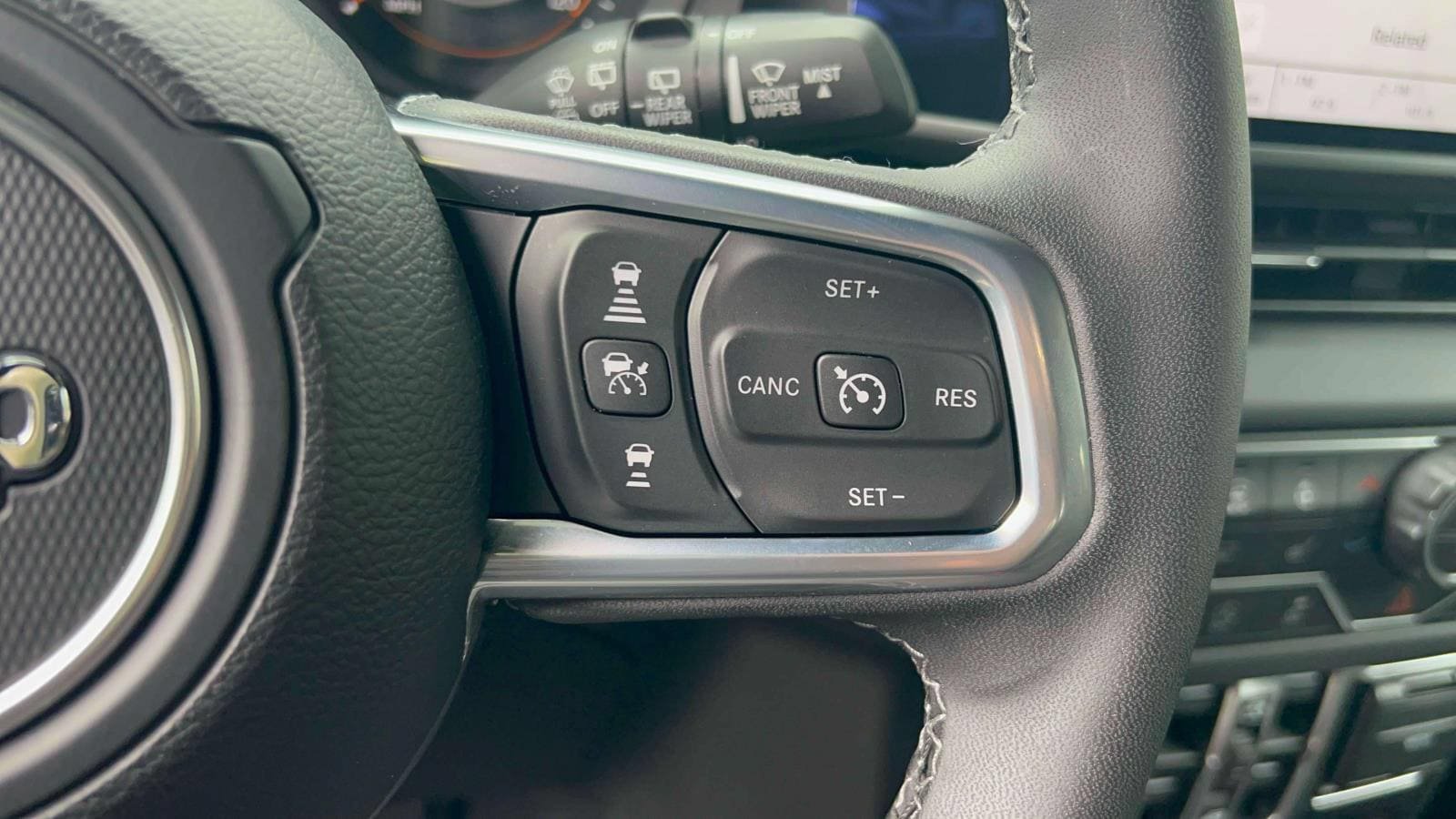 Used 2026 Jeep Wrangler Unlimited Sahara AWD/4WD image 24