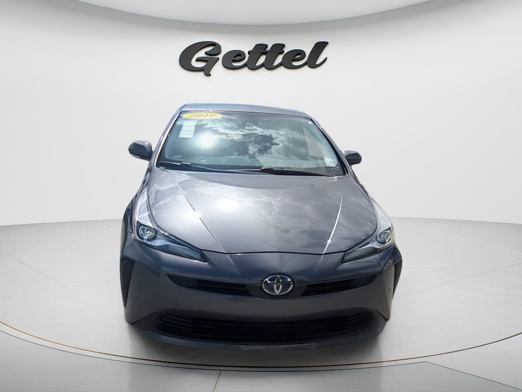 Used 2019 Toyota Prius LE image 2