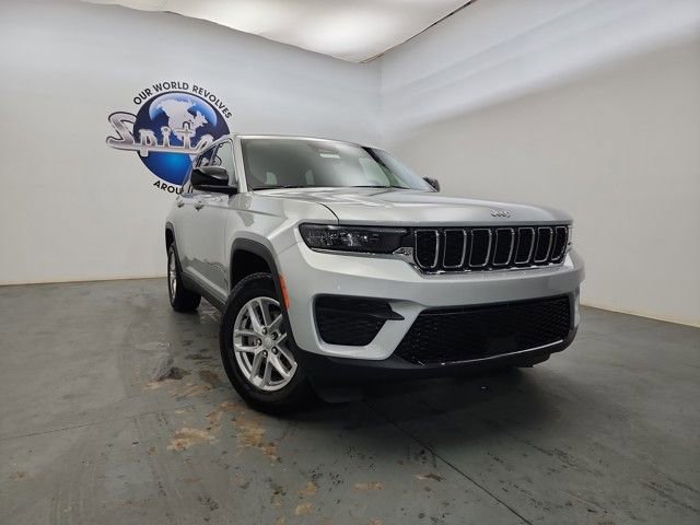 New 2025 Jeep Grand Cherokee Laredo X w/ Luxury Tech Group I image 4