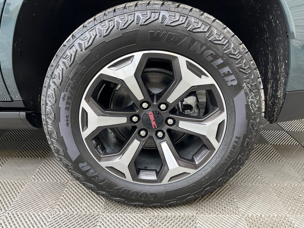 New 2026 GMC Yukon AT4 Ultimate AWD/4WD image 4