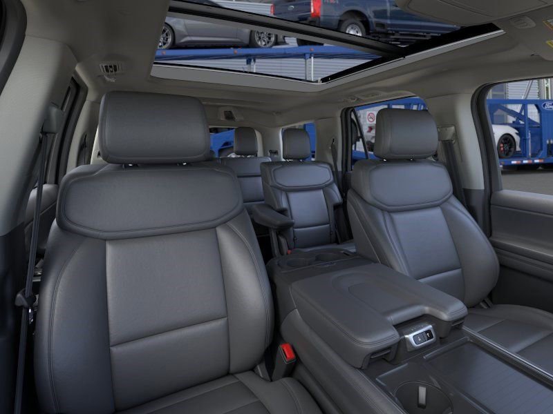 New 2026 Ford Expedition Active image 10