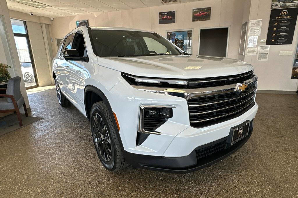 New 2026 Chevrolet Traverse LT w/ Sun and Wheel Package image 7