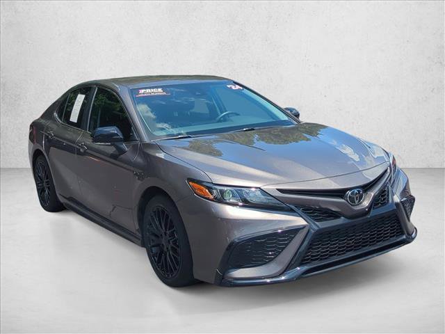 Used 2024 Toyota Camry SE FWD image 3