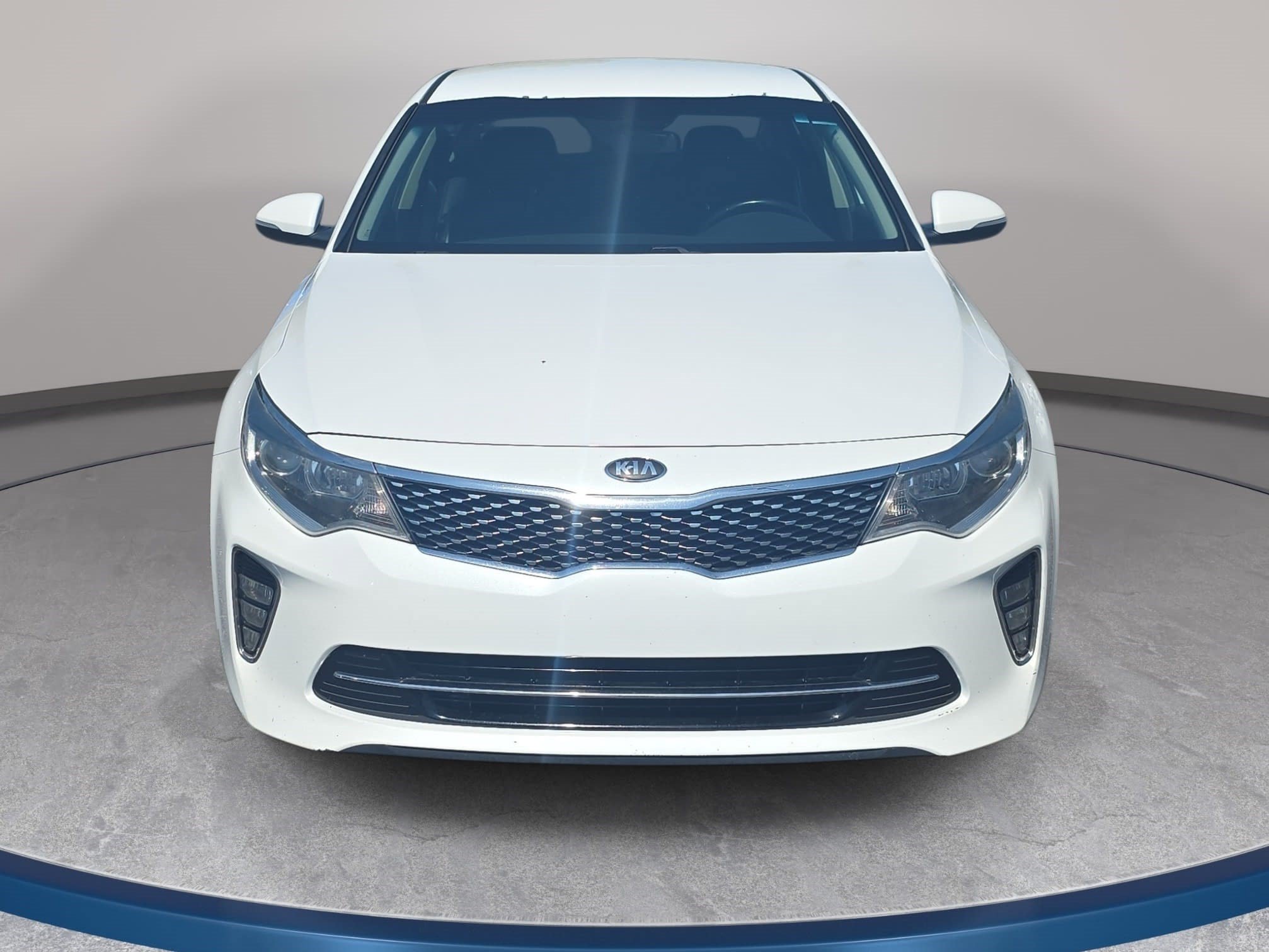 Used 2018 Kia Optima S FWD image 2