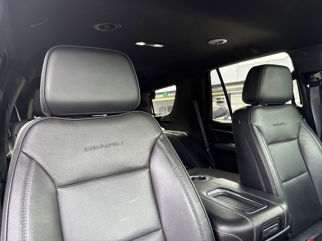 Used 2024 GMC Yukon Denali RWD image 16