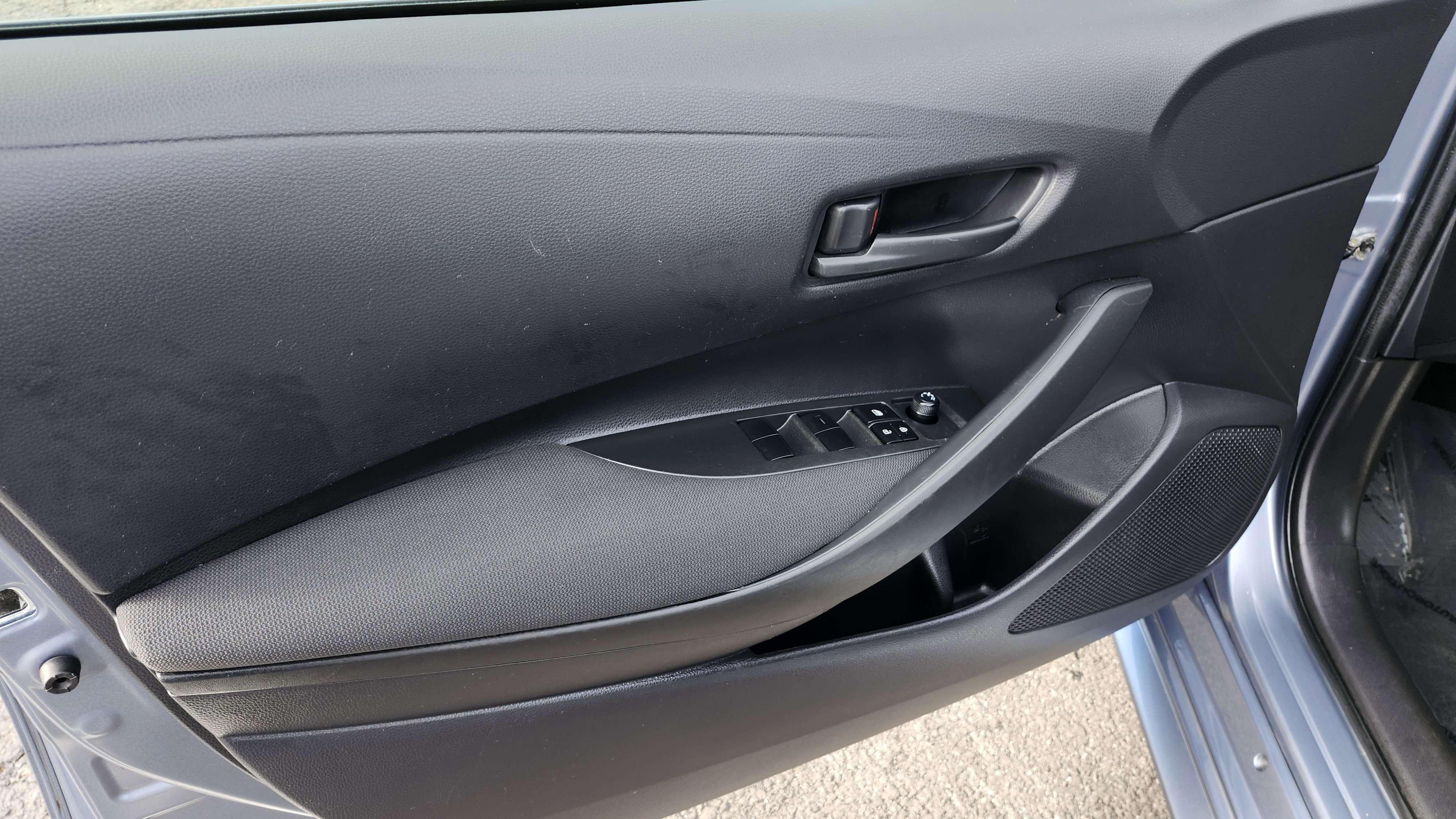 Used 2022 Toyota Corolla LE image 22