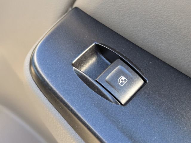 Used 2017 GMC Yukon SLT w/ Premium Edition image 39