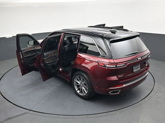 Used 2024 Jeep Grand Cherokee Summit AWD/4WD image 41