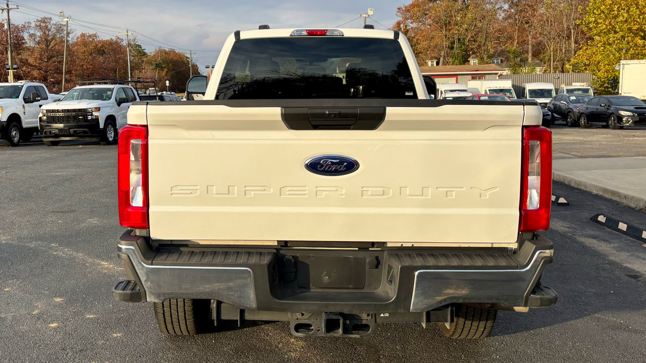 Used 2025 Ford F350 XLT image 7