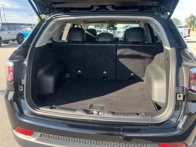 Used 2022 Jeep Compass Latitude AWD/4WD image 31