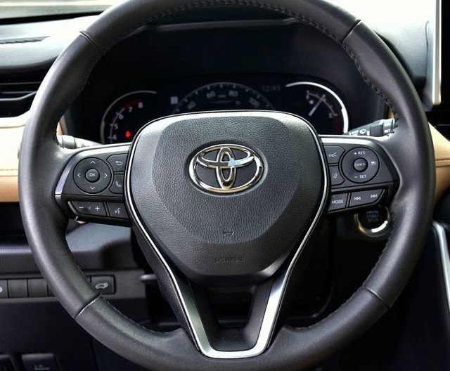 Used 2024 Toyota RAV4 XLE Premium image 17