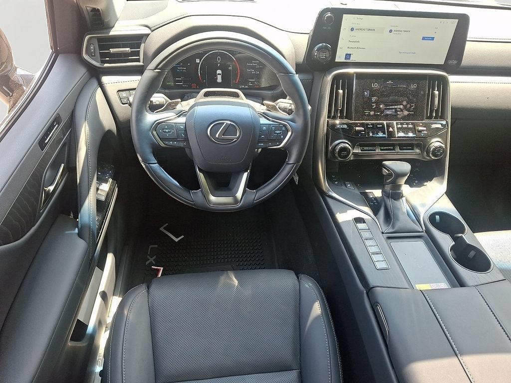 Used 2025 Lexus LX 600 4WD w/ Accessory Package (2T) image 12