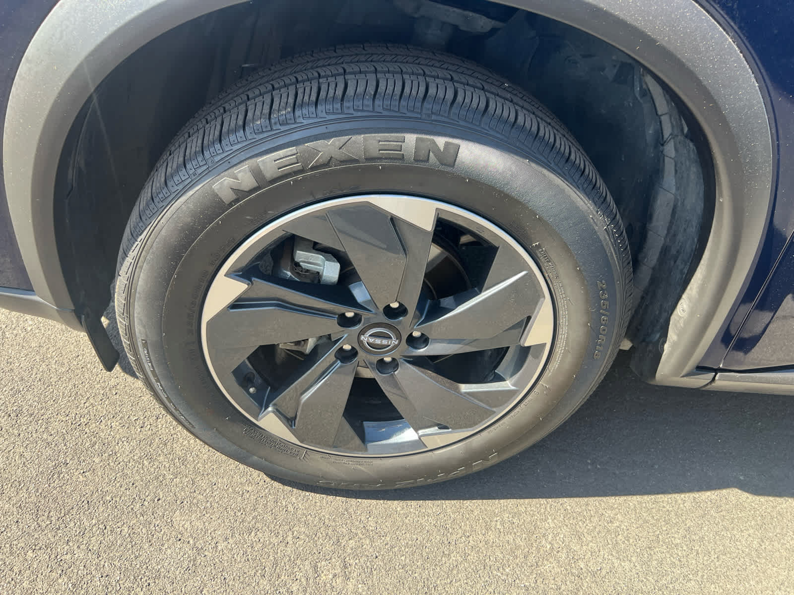 Used 2024 Nissan Rogue SV AWD/4WD image 6