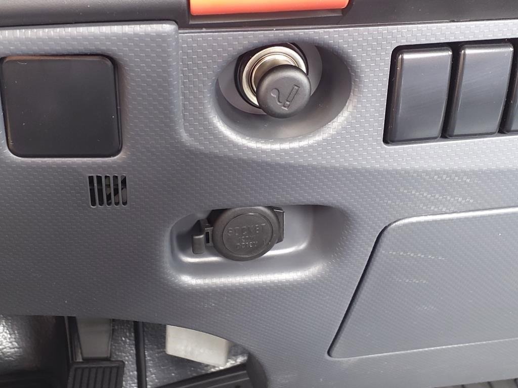 New 2025 Chevrolet Low Cab Forward image 17