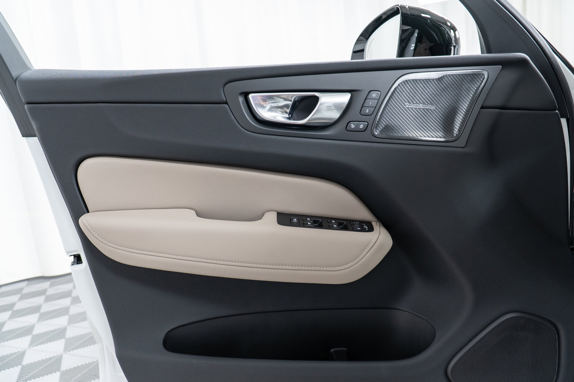 New 2026 Volvo XC60 B5 Plus w/ Climate Package image 11