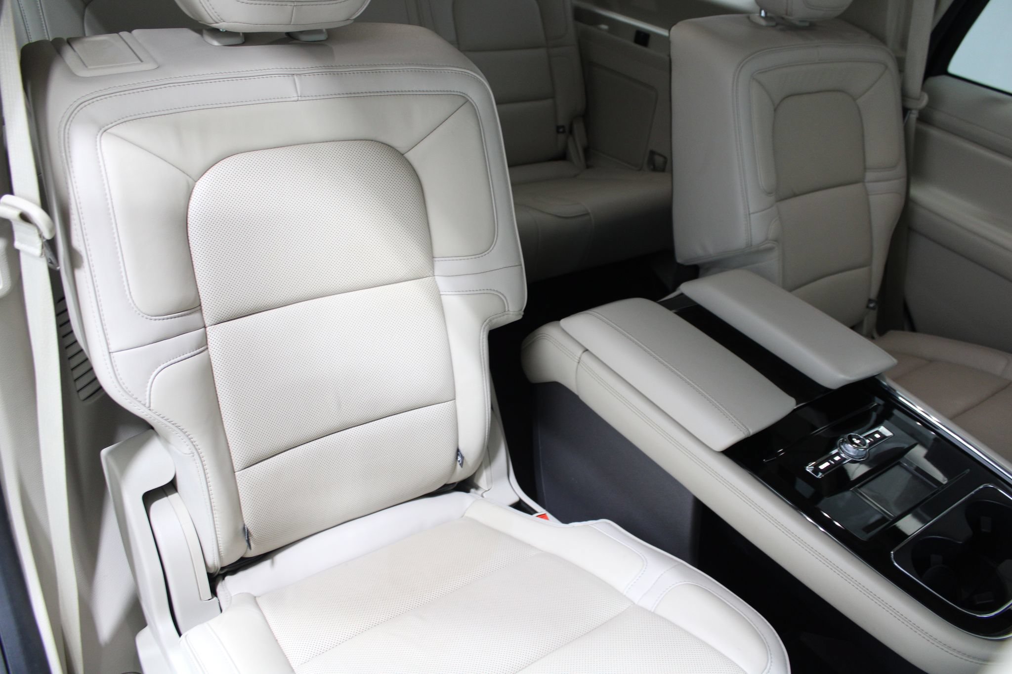 Used 2018 Lincoln Navigator Reserve w/ Technology Package AWD/4WD image 27