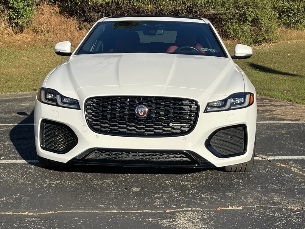 Used 2022 Jaguar XF R-Dynamic SE image 8