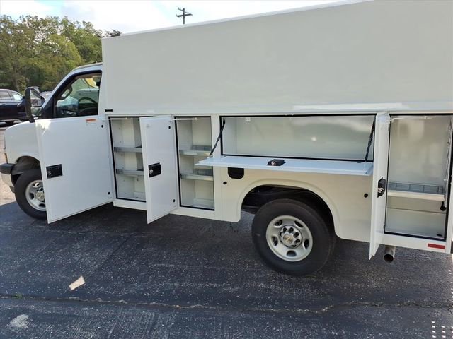 New 2025 Chevrolet Express 3500 w/ Power Convenience Package image 16