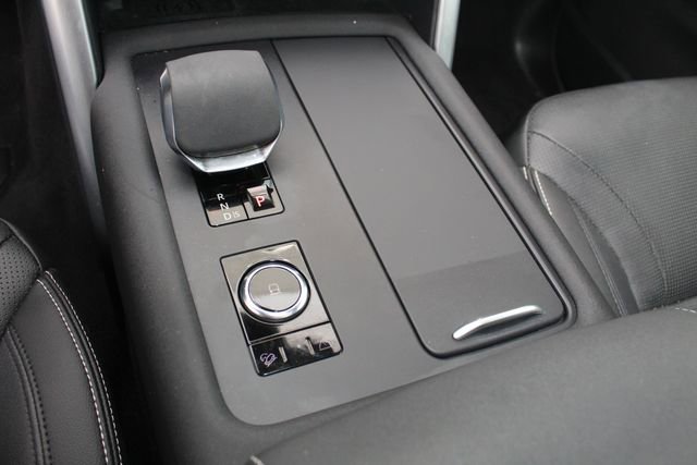 Used 2023 Land Rover Discovery S R-Dynamic image 16